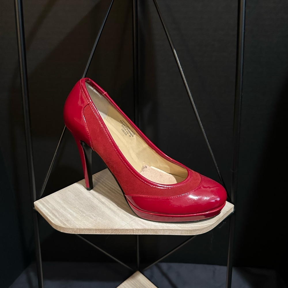 Nine West, Colin Stuart